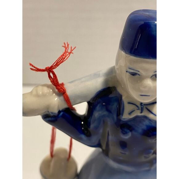 Vintage Figurine of a Dutch lady with two buckets of water, Collectible - Picture 3 of 10